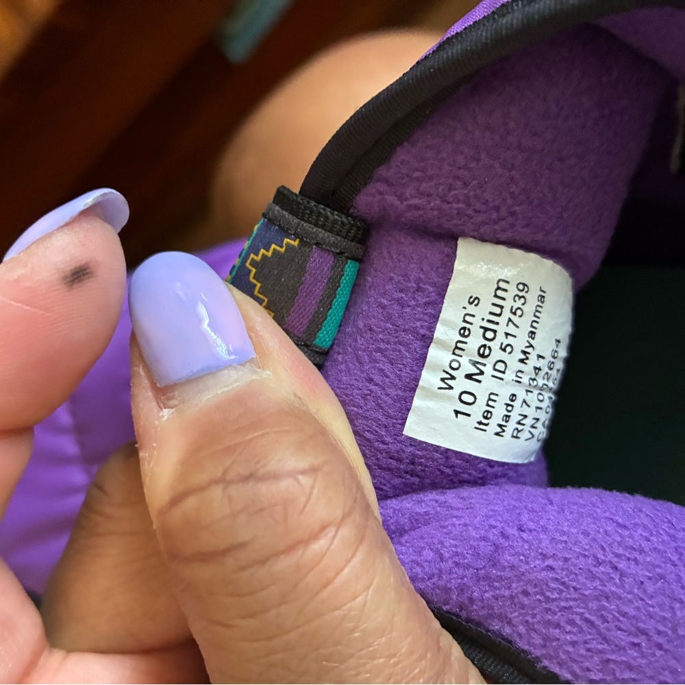 New L.L. Bean Purple and Black Mountain Classic Quilted Booties - Picture 7 of 8